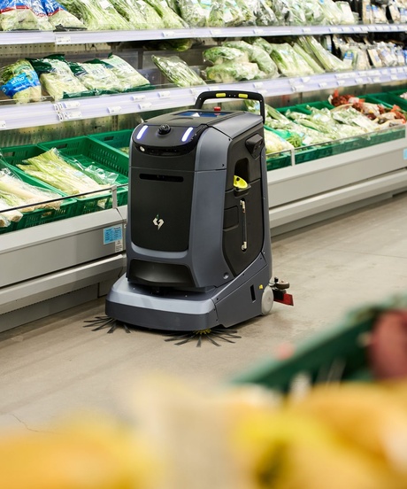 Čistilni robot Gausium Mira v trgovini
