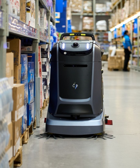 Čistilni robot Gausium Mira v trgovini
